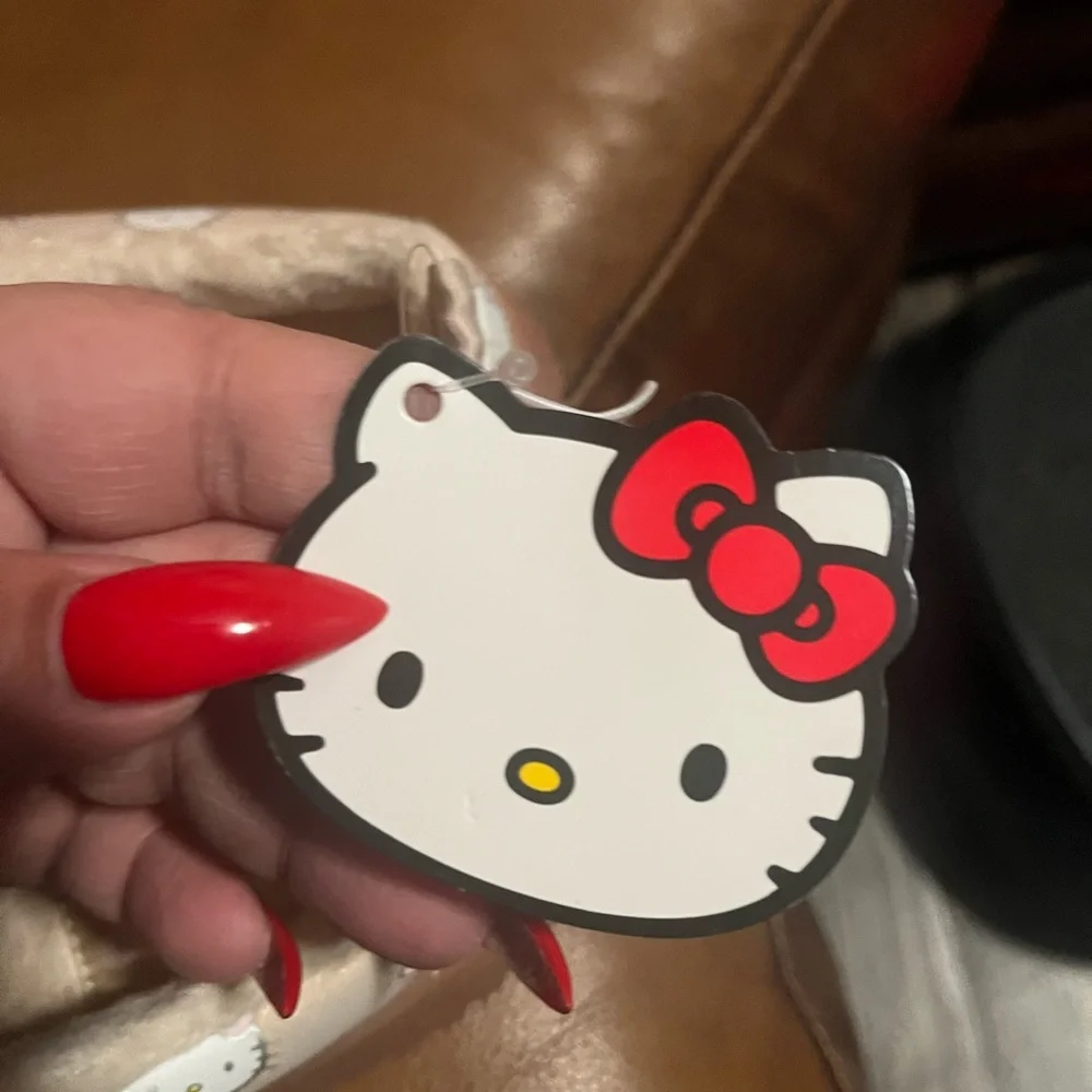 Hello Kitty Slippers - Picture 4 of 4